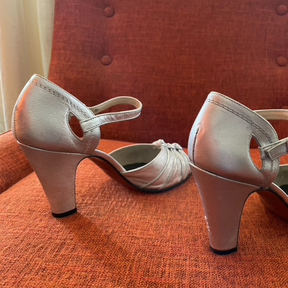 Re-mix Retro 1920s Silver Pumps "Ritz" - Size 6.5 - Picture 6 of 8